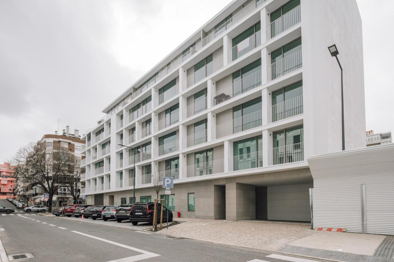 Figueira - 2 Bedrooms And Pool In Areeiro Apartment Lisbon
