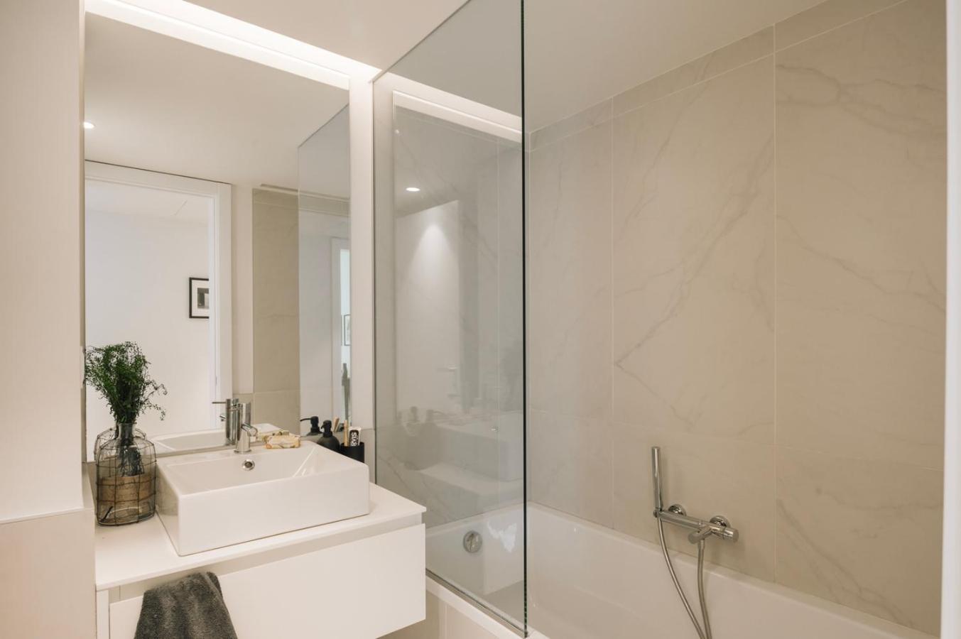 Figueira - 2 Bedrooms And Pool In Areeiro Apartment Lisbon